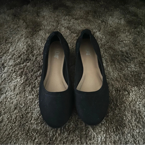 Brash Black Slip on dress shoes with small heel Size 9 worn once - Picture 3 of 9
